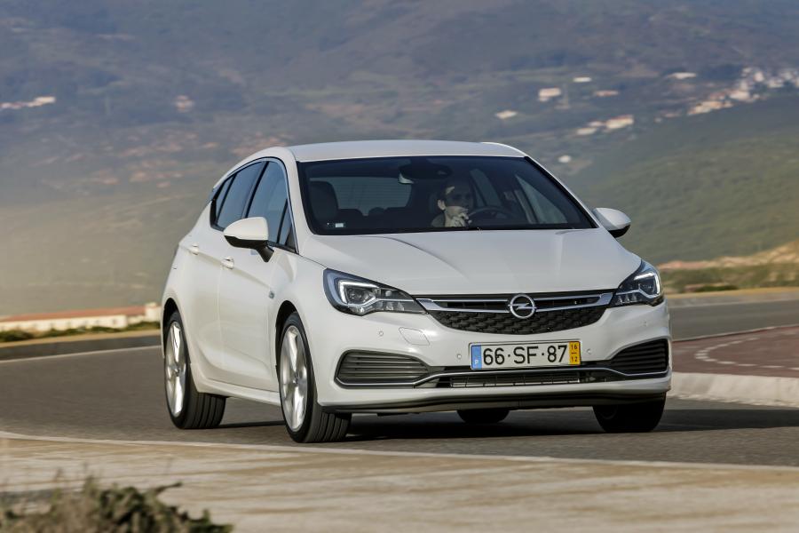  Opel Astra OPC Line Sport (K) 2016 года  (фото 1 из 31)